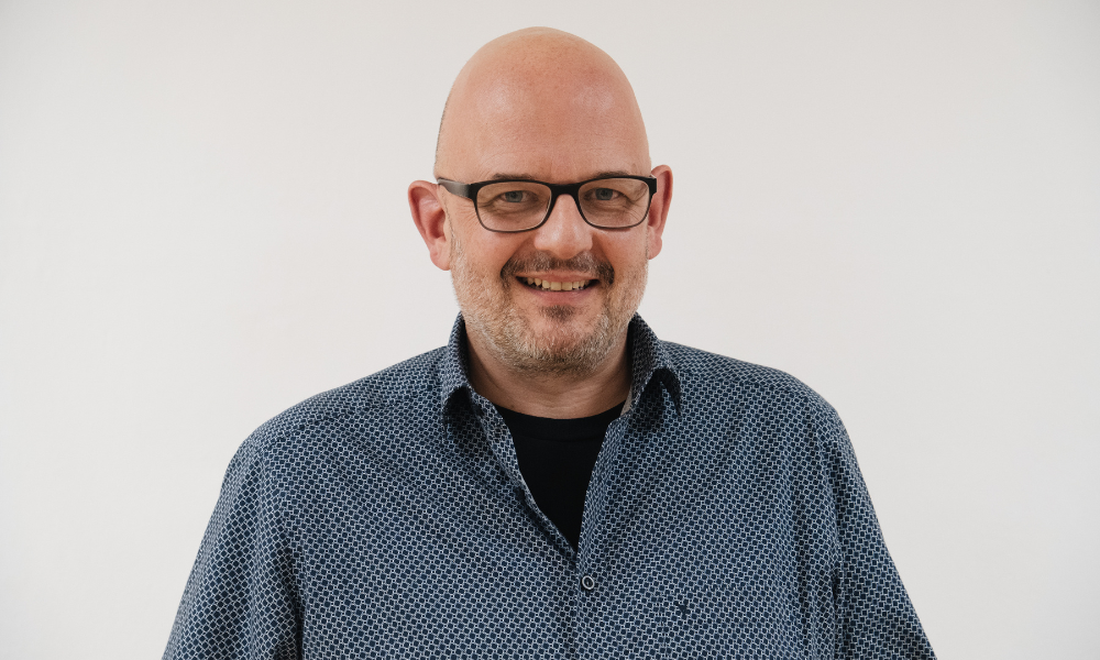 Tim Becker 1000 x 600 px